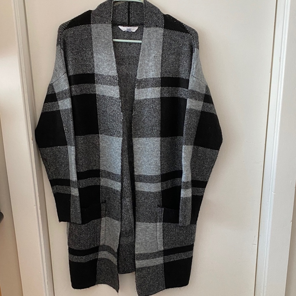 Time and Tru Black and Gray Knit Cardigan